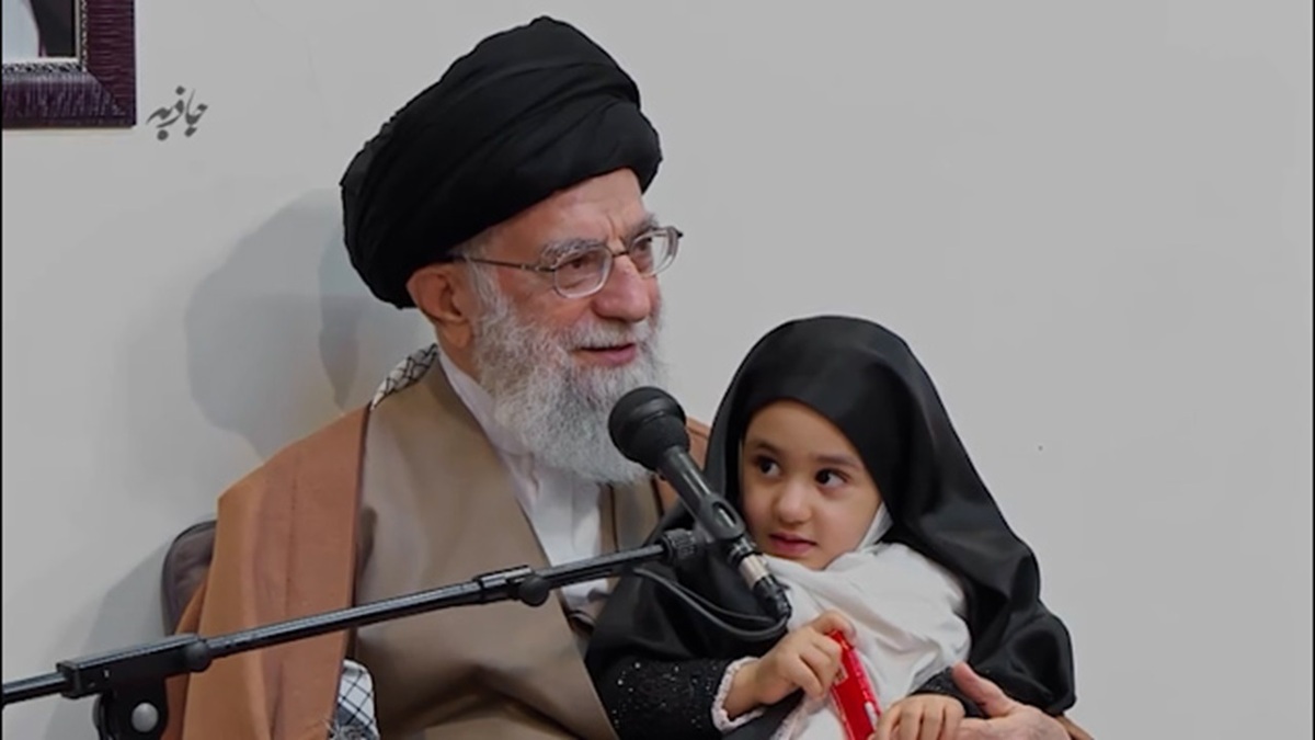 بخش‌هایی دیدنی از دیدار فرزندان شهدای مدافع حرم با رهبر معظم انقلاب + فیلم