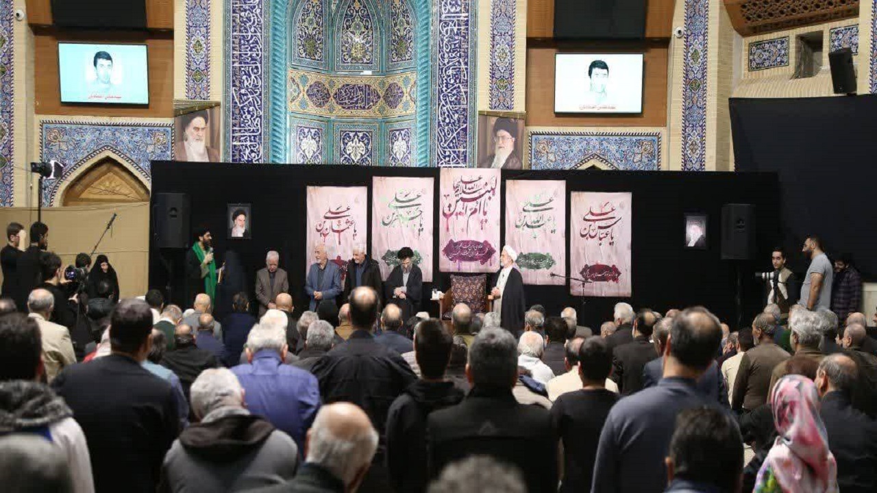 مراسم تکریم از ۱۲ مادر و همسر شهید در مسجد جامع امام سجاد (ع) + عکس