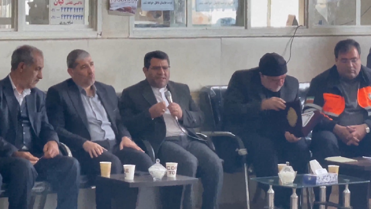گلایه فرماندار بستان آباد از نبود پارکینگ و گاراژ برای کامیون‌های سنگین در ورودی این شهرستان