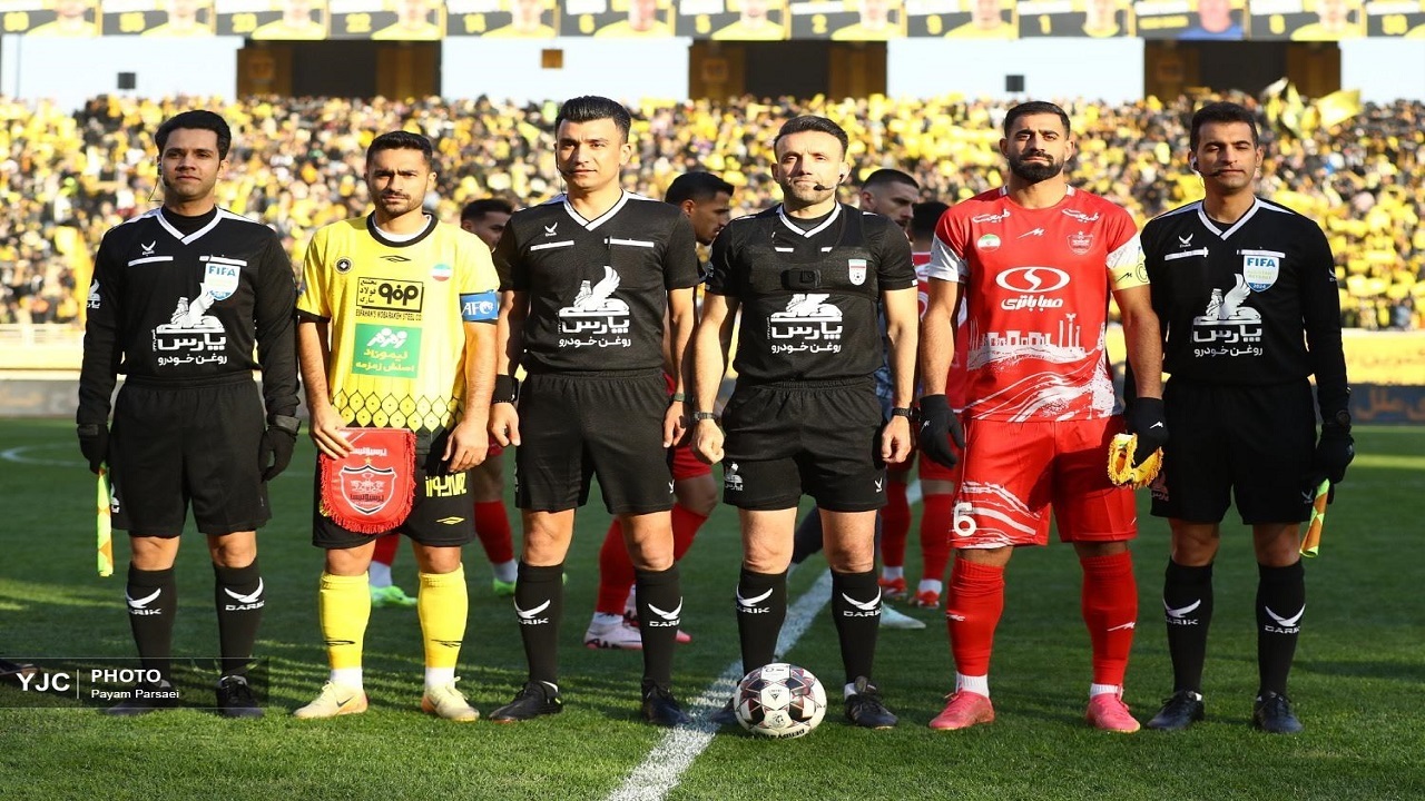 اخراج گولسیانی در بازی پرسپولیس و سپاهان درست بود