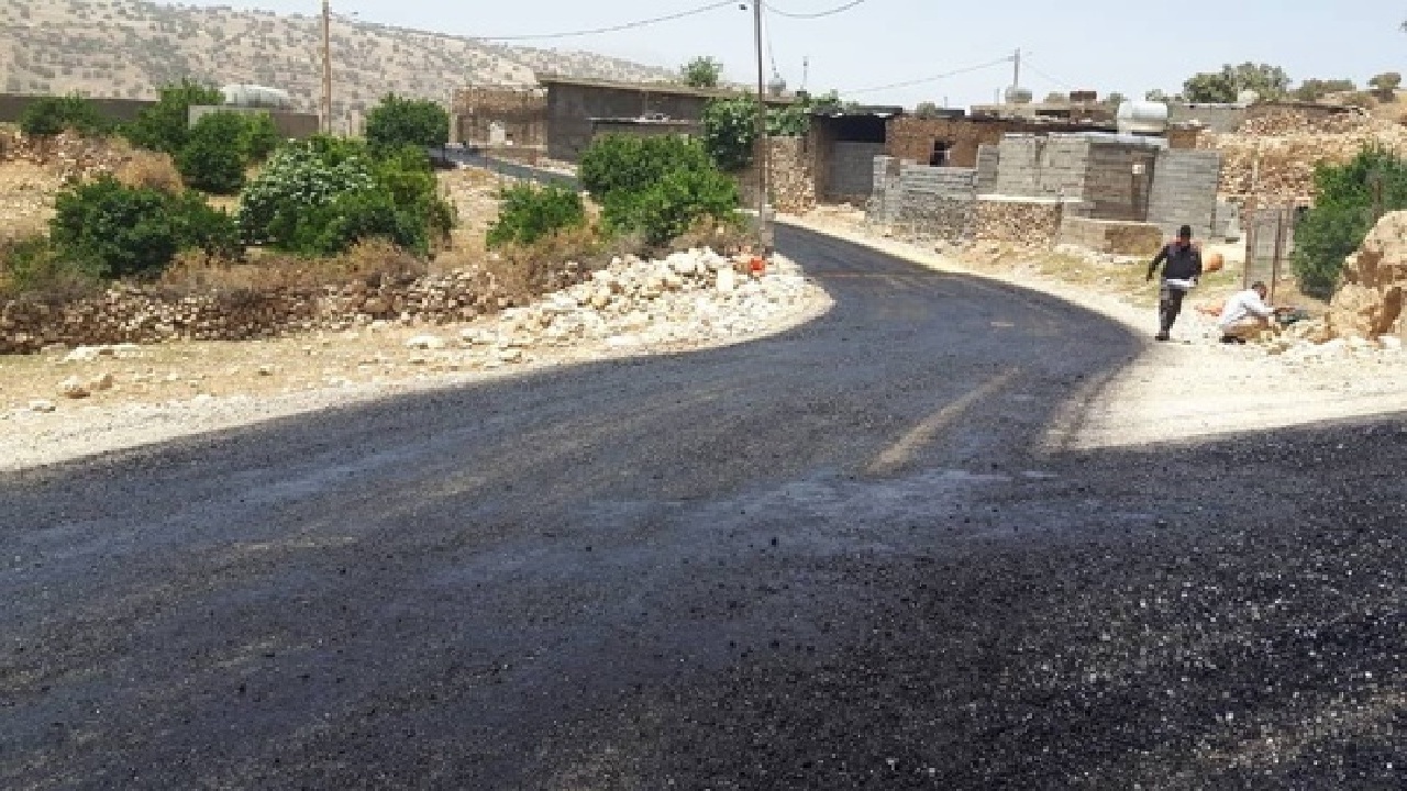 نهضت آسفالت در روستا‌های رومشکان