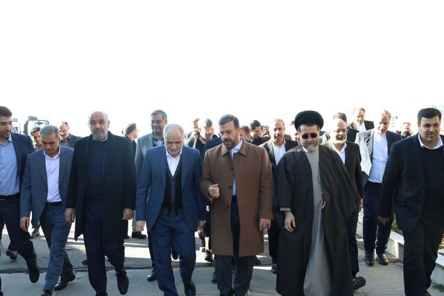 وزیر کار و دادگستری وارد فرودگاه شیراز شدند