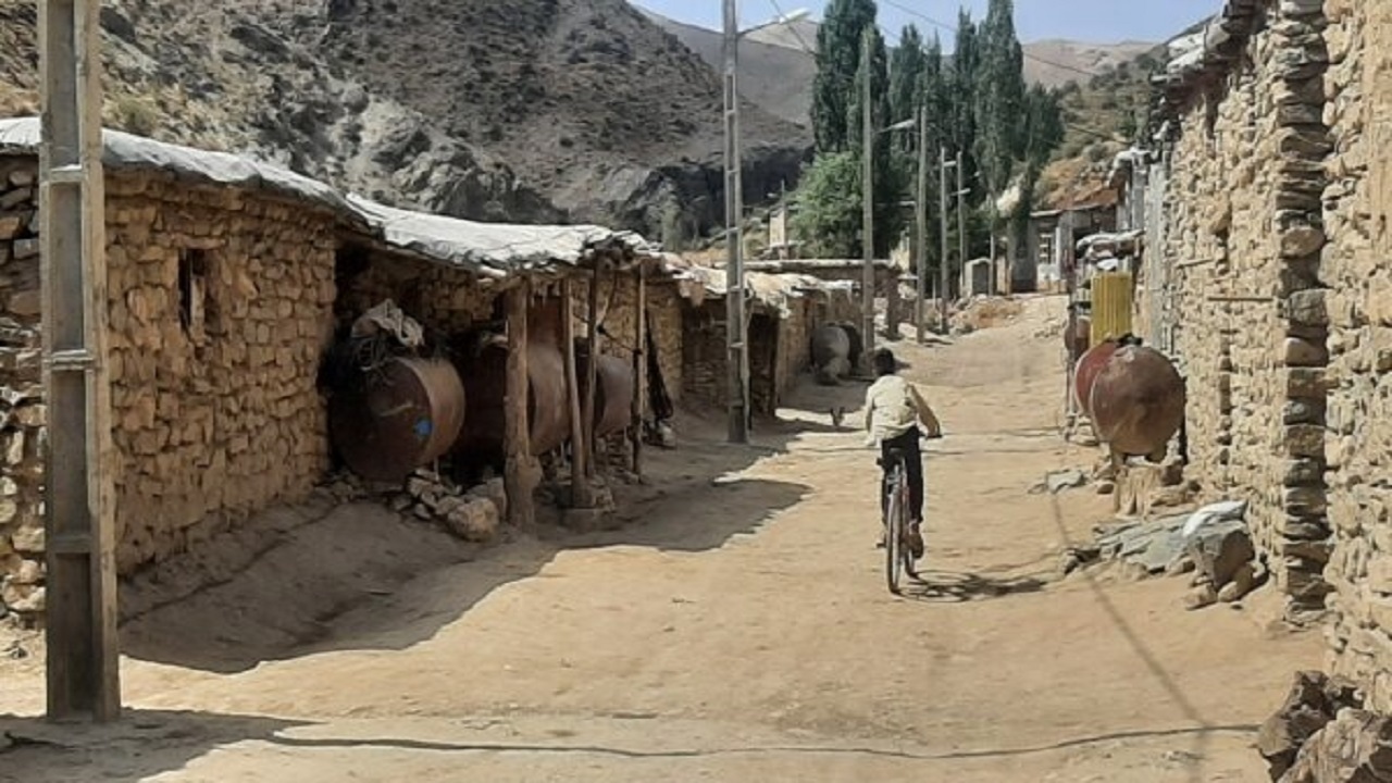 نارضایتی اهالی روستای آقامهدی از کمبود امکانات رفاهی