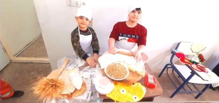جشنواره غذایی دانش آموزان در گرمی