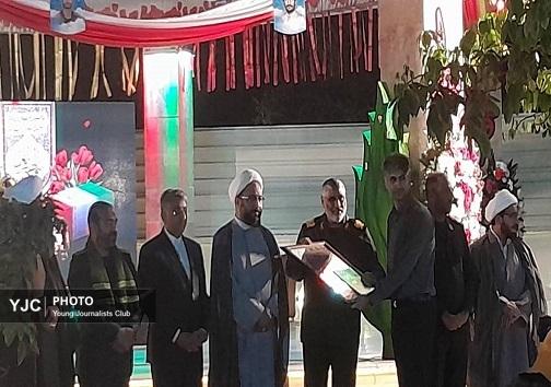 گزارش تصویری از برگزاری اولین سالگرد تدفین شهیدگمنام شهرداری بندرعباس گزارش تصویری از برگزاری اولین سالگرد تدفین شهیدگمنام شهرداری بندرعباس