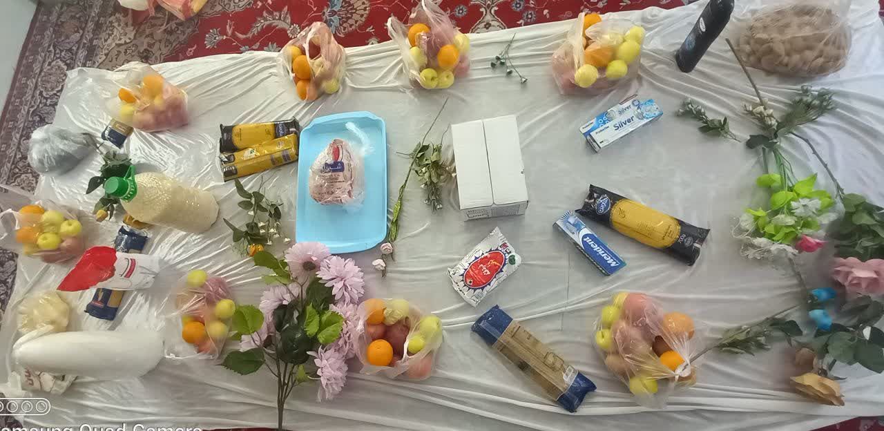 کمک به نیازمندان در شب یلدا به همت بسیجیان شیرازی + عکس