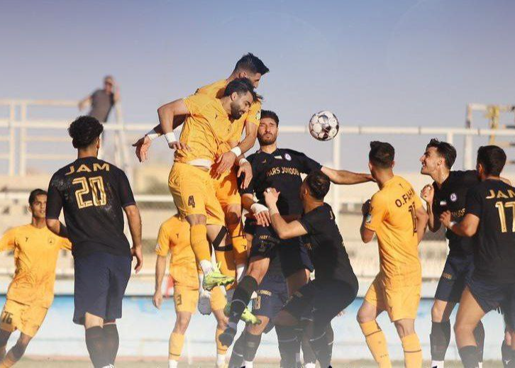 توقف پالایش نفت بندرعباس در لیگ آزادگان