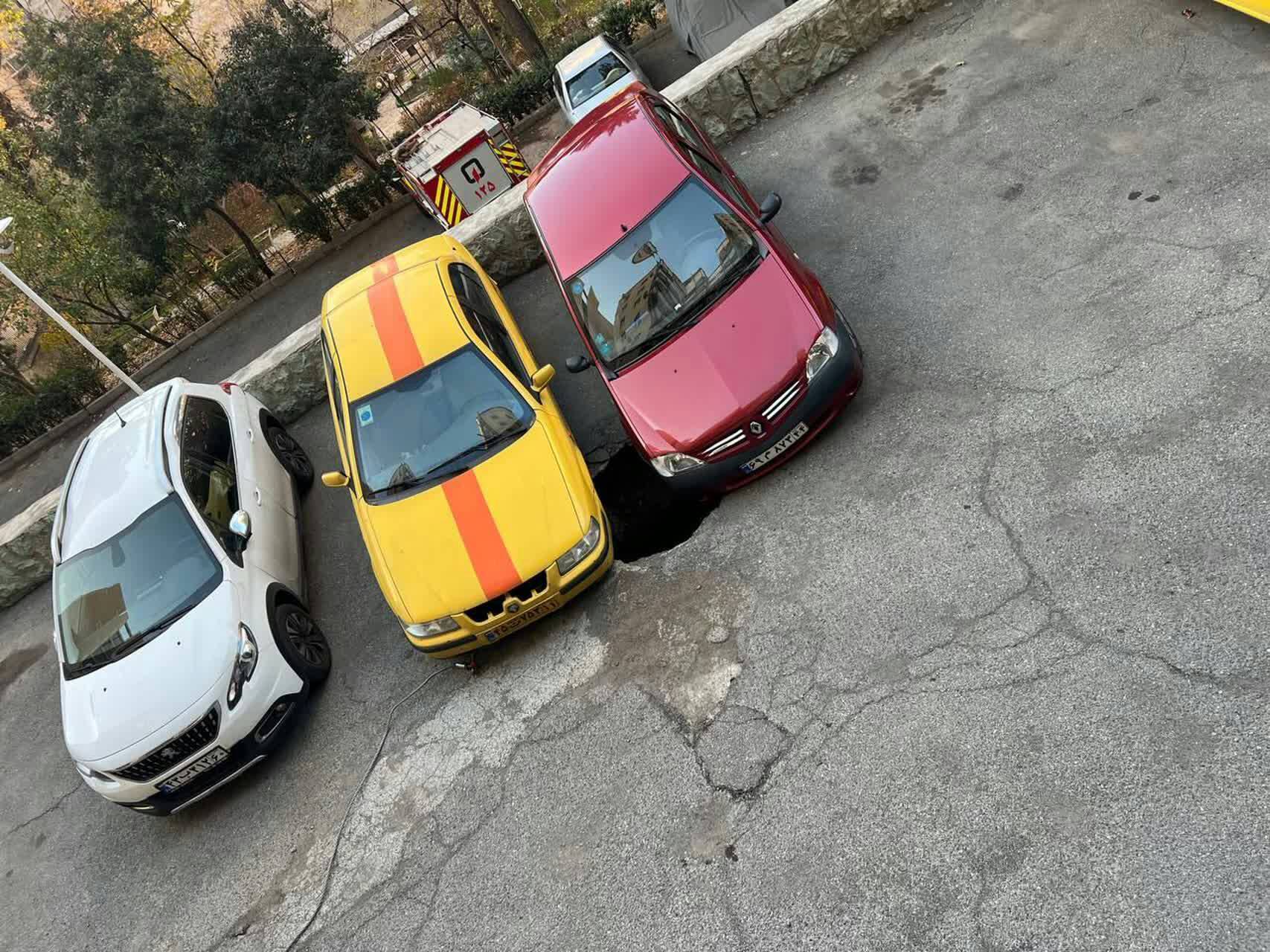 فرونشست پارکینگ مسکونی در محله دارآباد