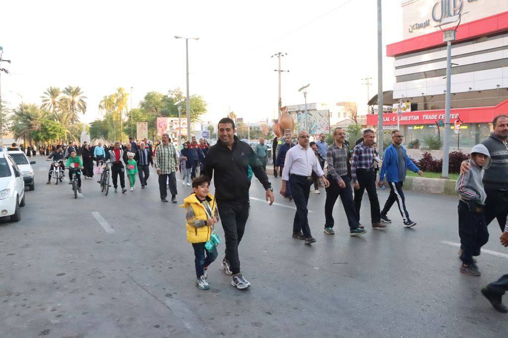 مراسم پیاده روی خانوادگی