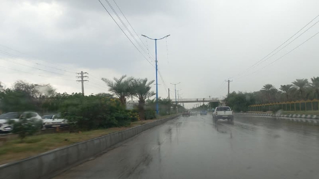 نمایی از بارش باران پاییزی در اهواز