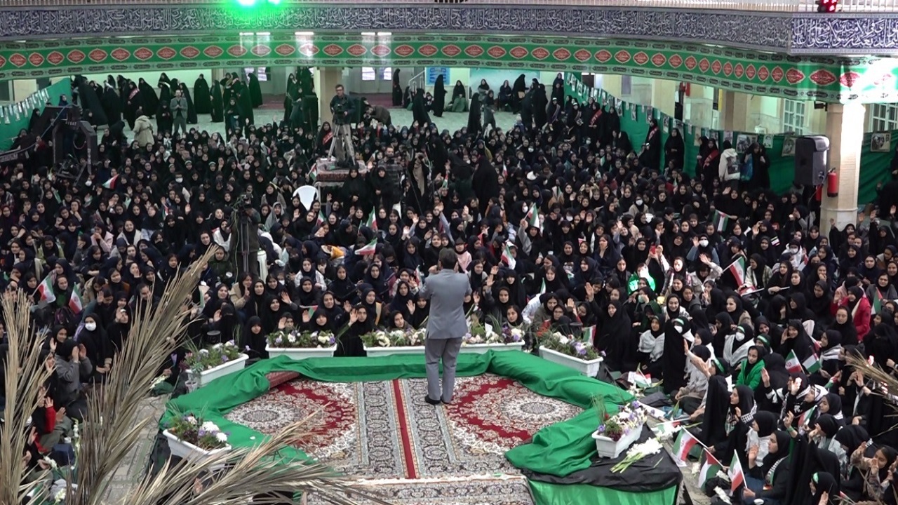 استقبال بیش از ۱۵۰۰ دانش آموز همدانی از ۵ شهید گمنام + تصاویر