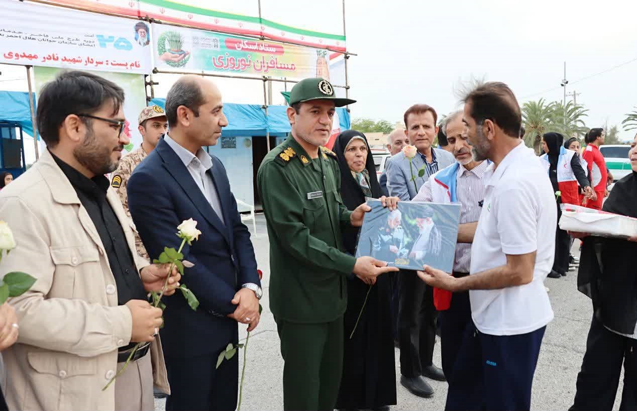 برگزاری مراسم استقبال از مسافران نوروزی در قاب دوربین شهروندخبرنگار