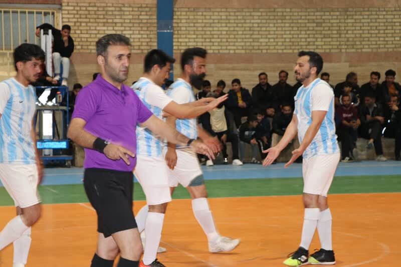 برگزاری مسابقات فوتسال جام رمضان در بخش کرون شهرعسگران اصفهان