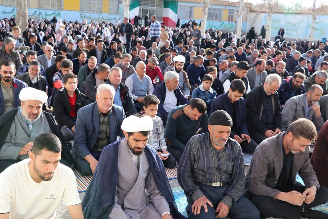 نماز در شهر عسگران