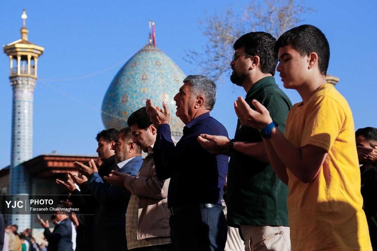تخت جمشید میزبان یادمان سفر رهبر شهید انقلاب و آئین پرچم‌گردانی شیرازی‌ها