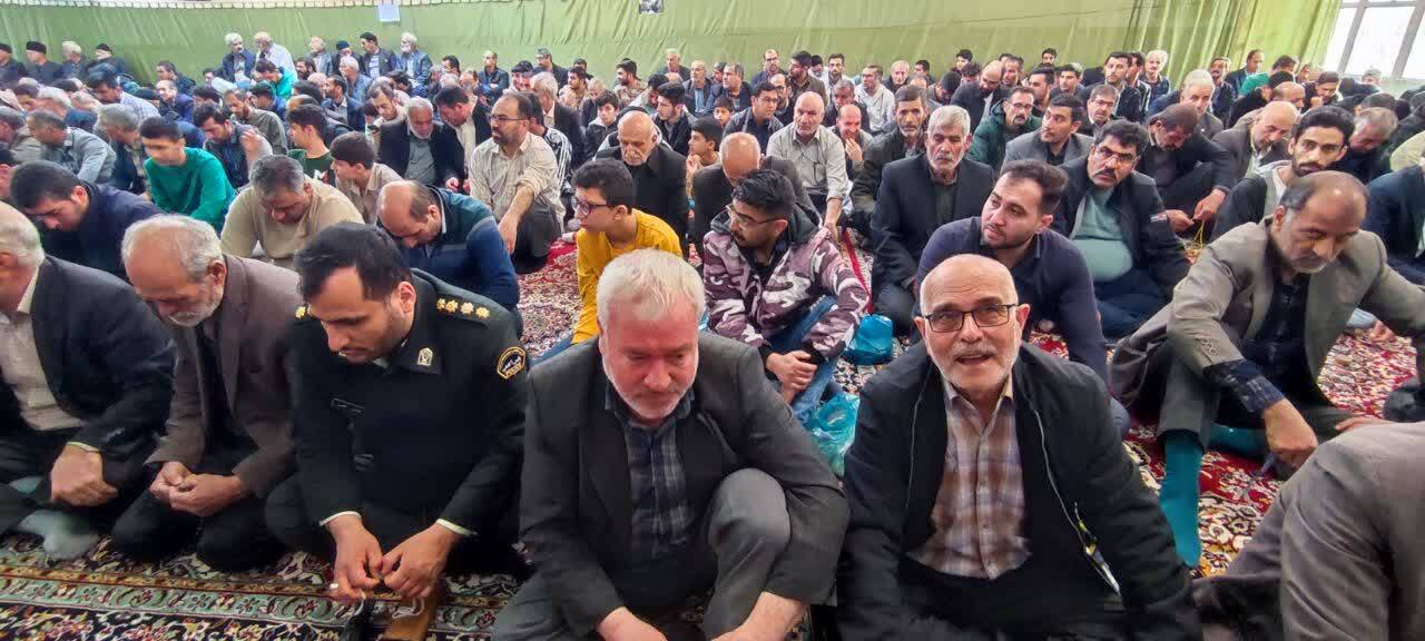 صف آرایی نمازگزاران صالح آبادی در روز عید سعید فطر