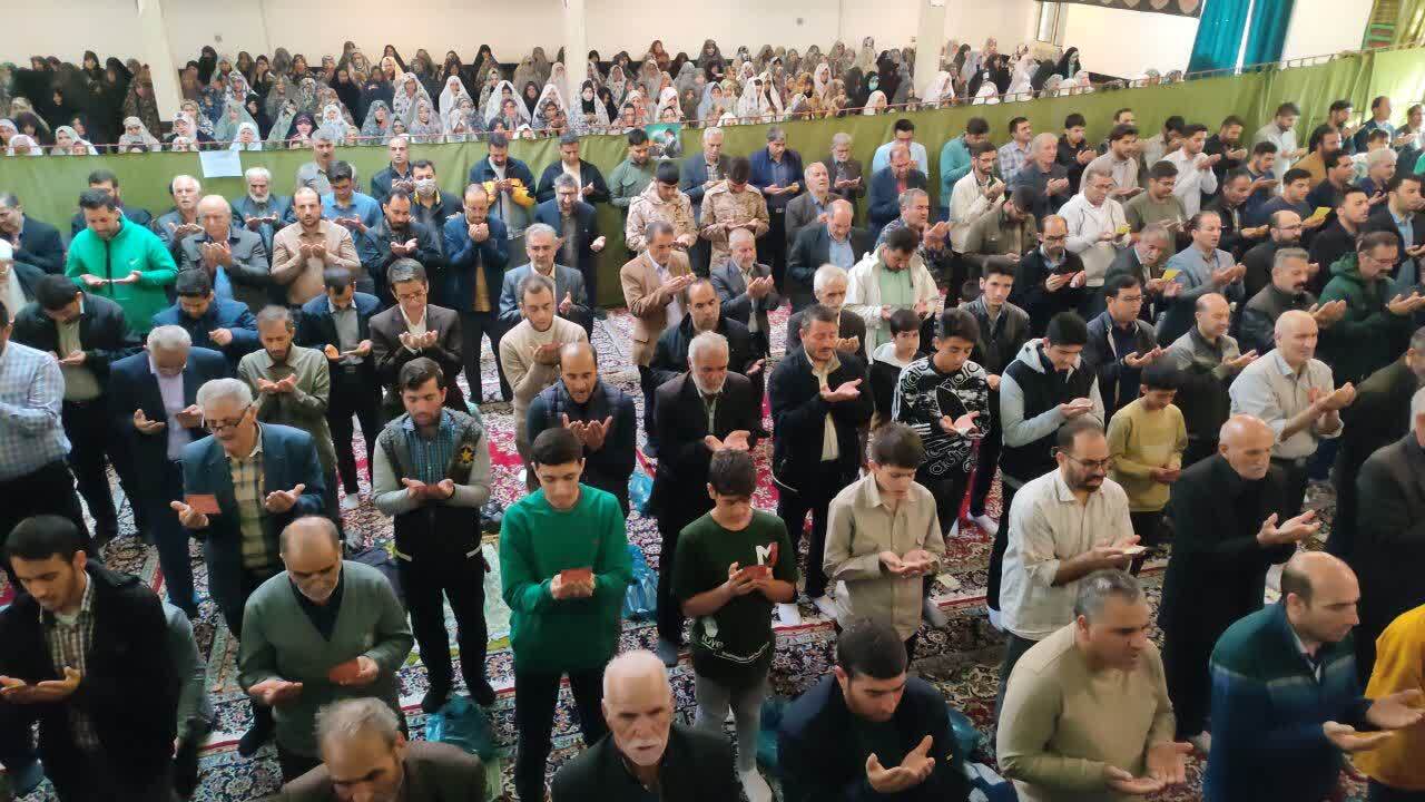 صف آرایی نمازگزاران صالح آبادی در روز عید سعید فطر