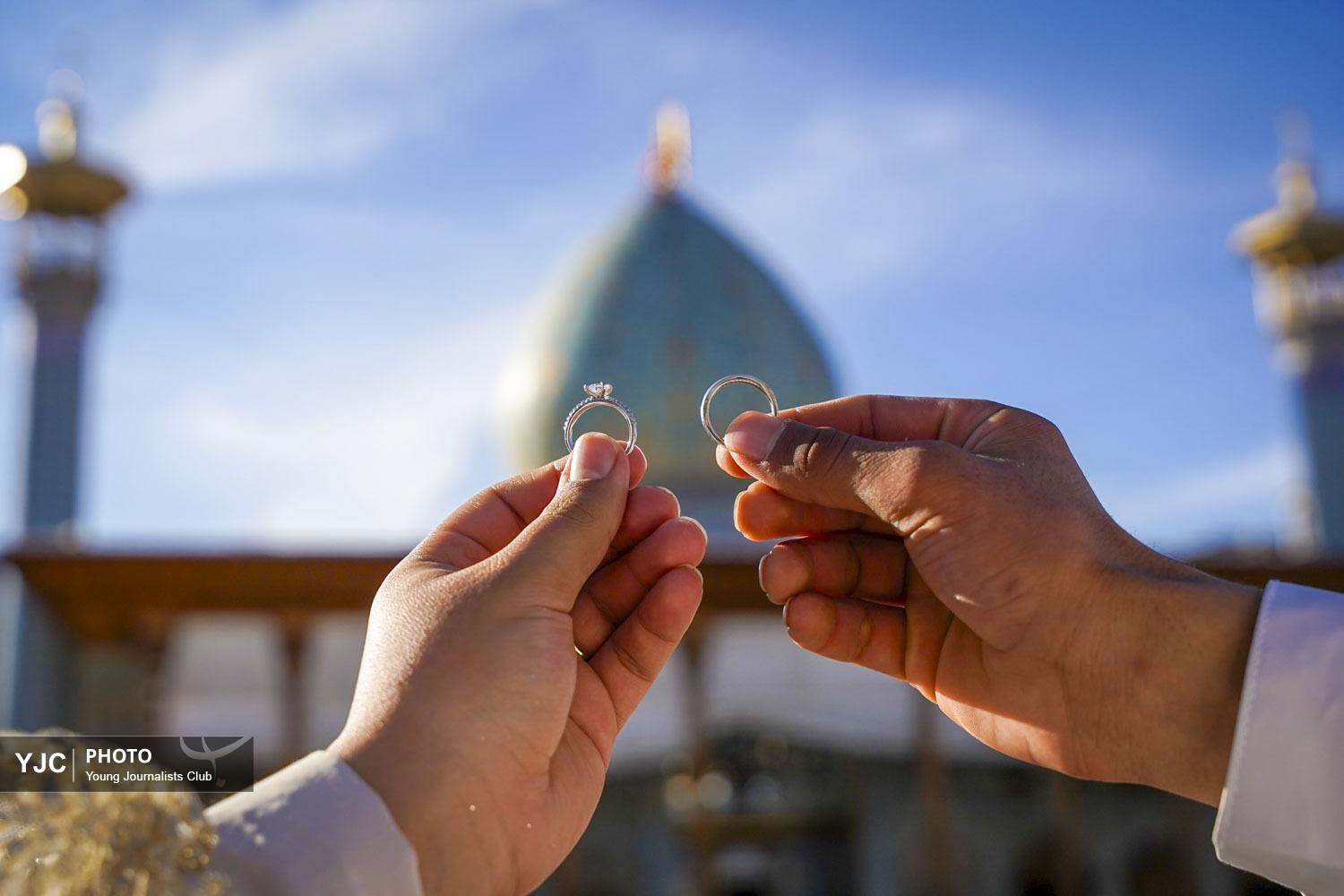 مراسم پيمان عقد ۱۴ زوج جوان در حرم شاهچراغ (ع) + تصاویر