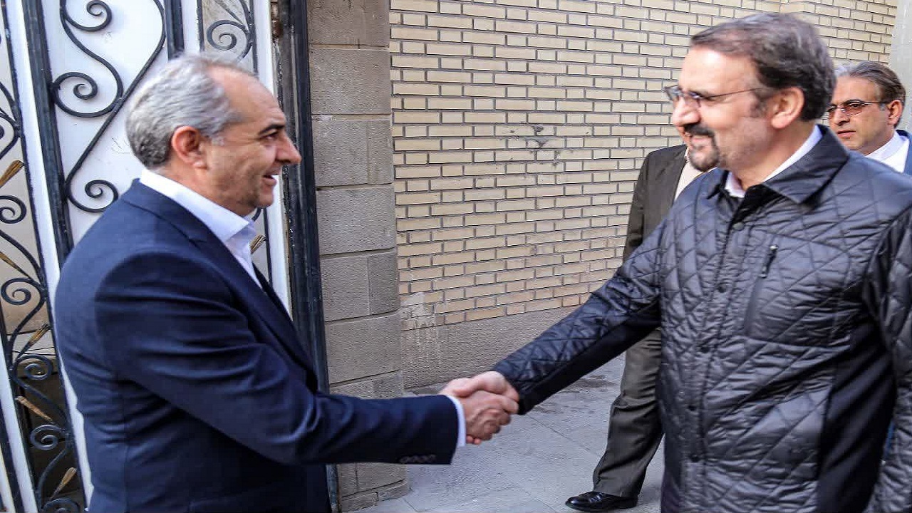 بازدید مشاور سیاسی رئیس جمهور از موزه مکاتب هنری تبریز