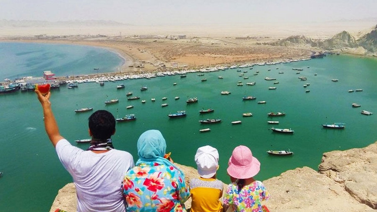 فرمانداران برای جذب سرمایه‌گذار در حوزه گردشگری تلاش کنند