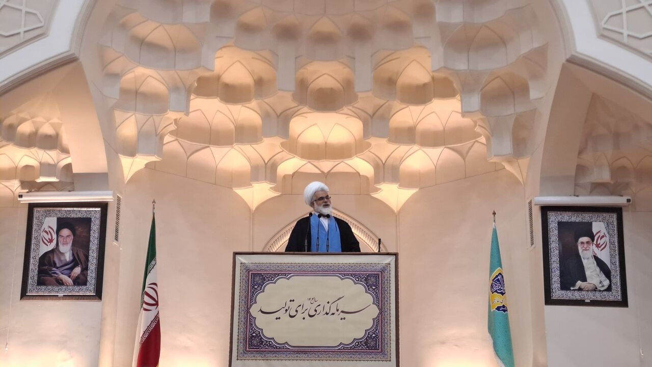 برنامه هسته‌ای صلح‌آمیز ایران با فشارهای امریکا متوقف نخواهد شد
