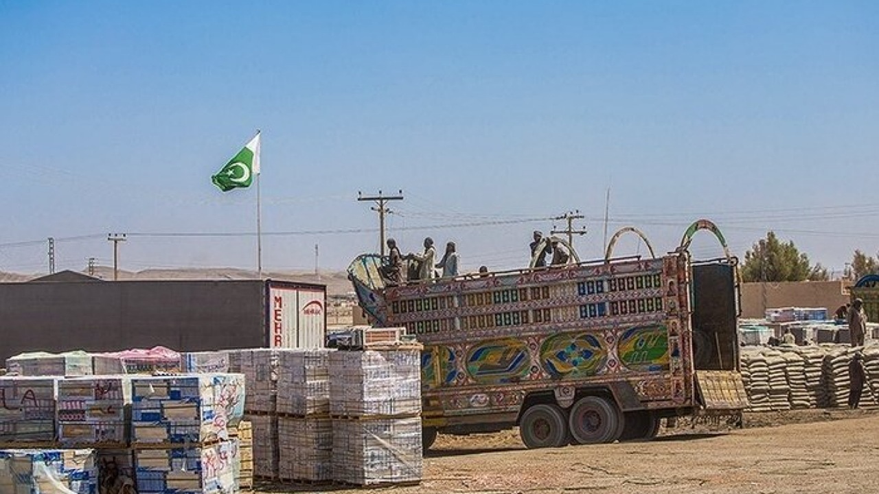بازارچه‌های مرزی سیستان و بلوچستان فرصتی طلایی برای دور زدن تحریم‌ها و ایجاد اشتغال پایدار
