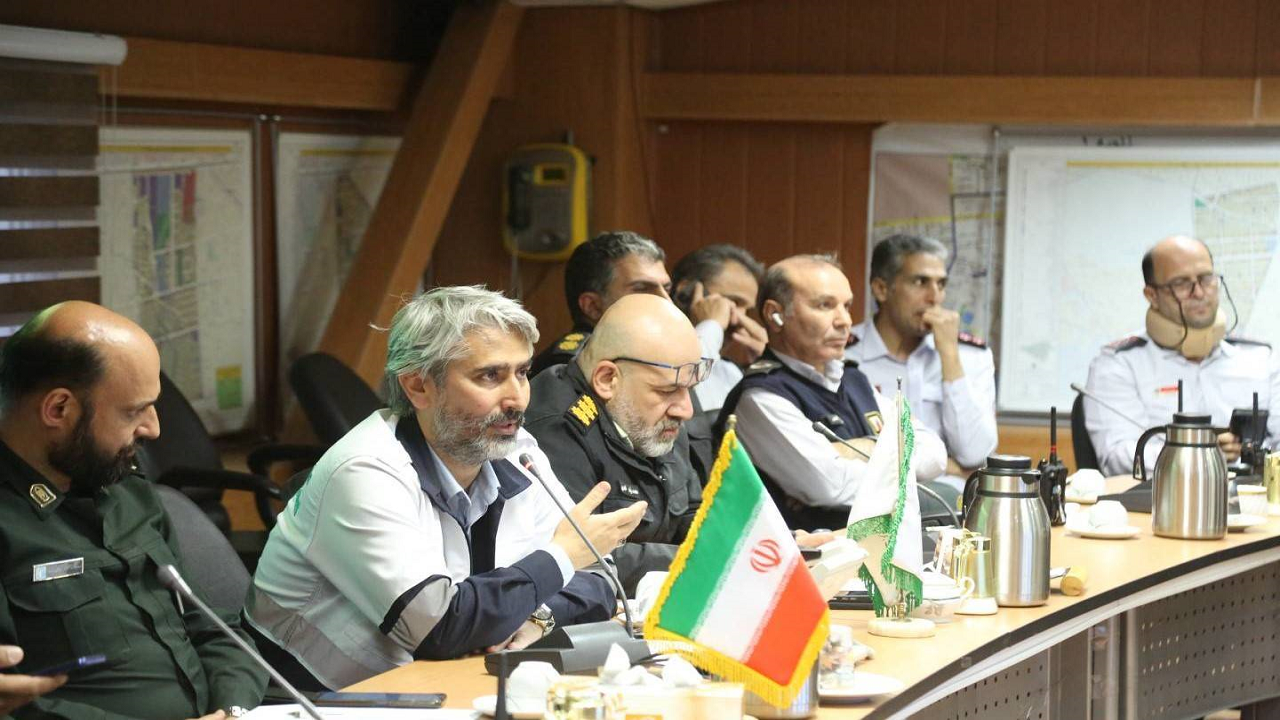 کمک به ایمن‌سازی ساختمان‌های حاشیه بزرگراه شهید نواب با آموزش ساکنان