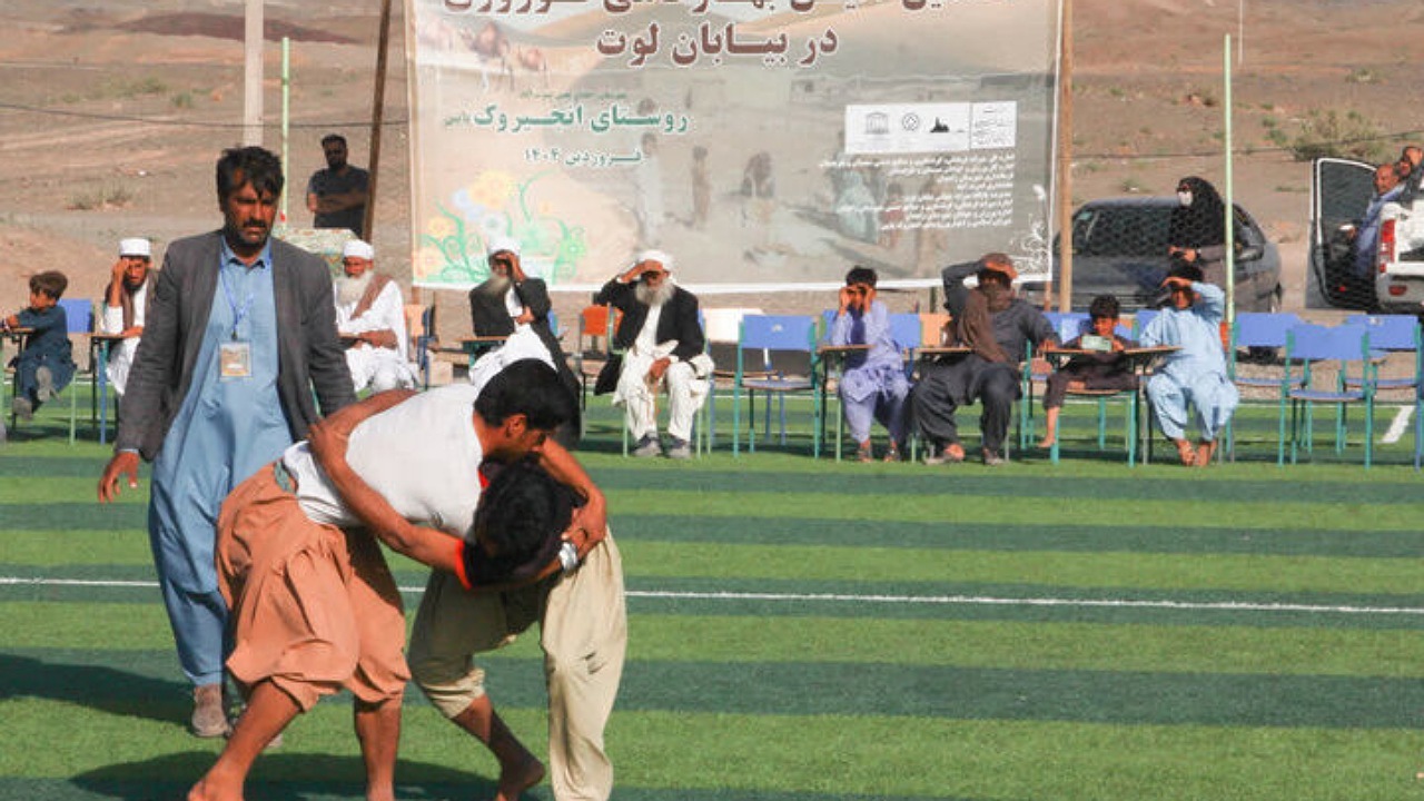 نخستین آیین بهارگاهی نوروزی در پایگاه میراث جهانی بیابان لوت برگزار شد
