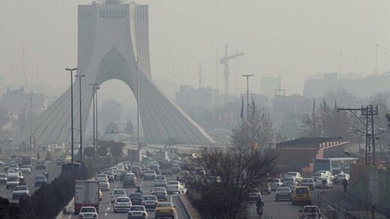هوای تهران ناسالم/ بیماران قلبی در خانه بمانند