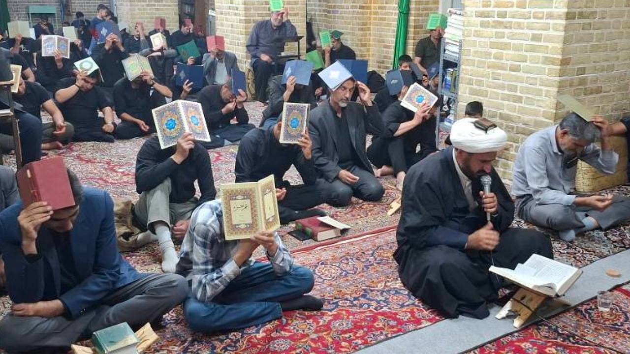 نجوای «بِکَ یاالله» شب زنده داران کرمانی در دومین شب قدر + فیلم و عکس