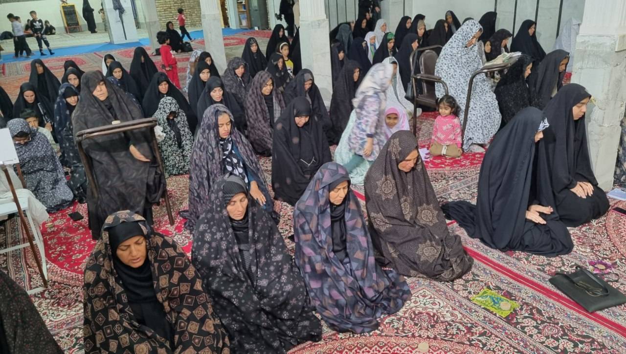 نجوای «بِکَ یاالله» شب زنده داران کرمانی در دومین شب قدر نجوای «بِکَ یاالله» شب زنده داران کرمانی در دومین شب قدر