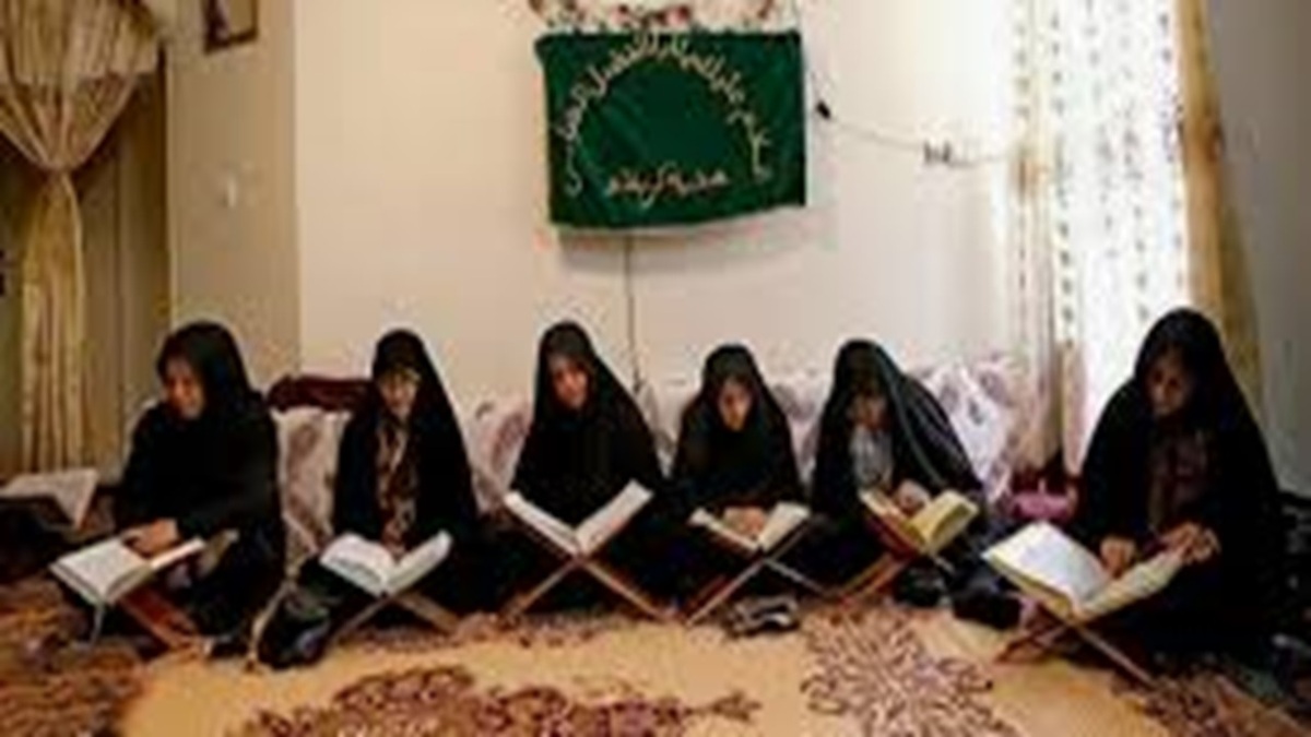 برگذاری مسابقه شتردوانی در یزد + فیلم