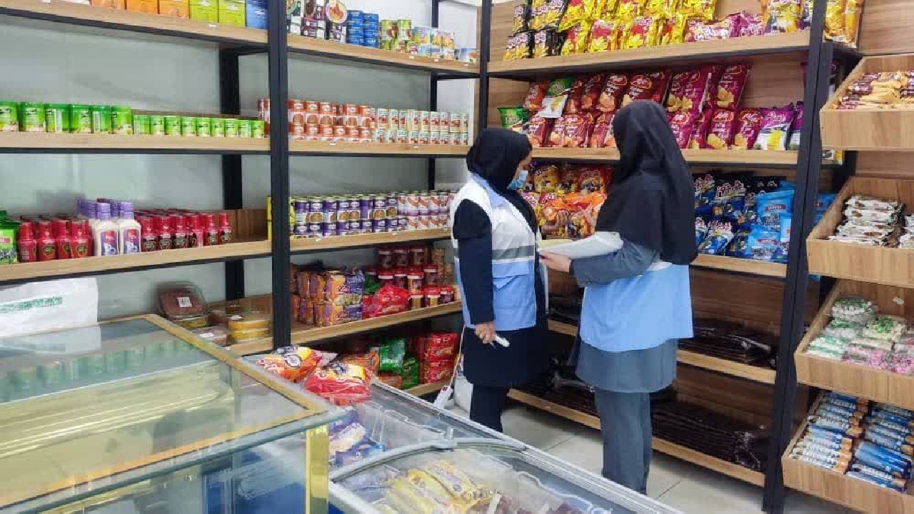 پلمپ ۱۵۷ مرکز تهیه و توزیع موادغذایی و اماکن عمومی بین راهی دارای تخلف بهداشتی در لرستان