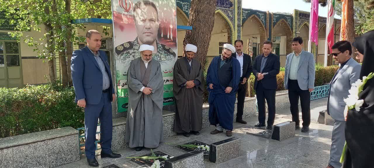 ادای احترام مسئولان نیشابور به مقام شامخ شهدا