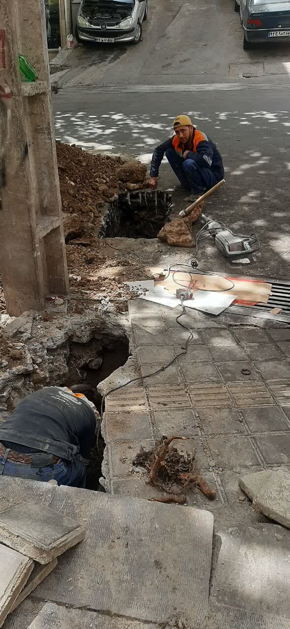 حفاری چاه در محله شریعتی