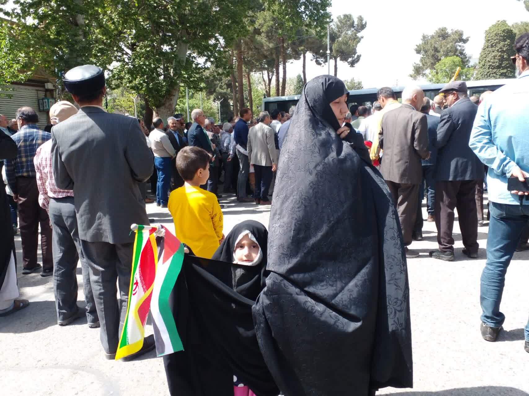 اجتماع با شکوه نیشابوری&zwnj;ها در مراسم راهپیمایی از لنز دوربین شهروندخبرنگار