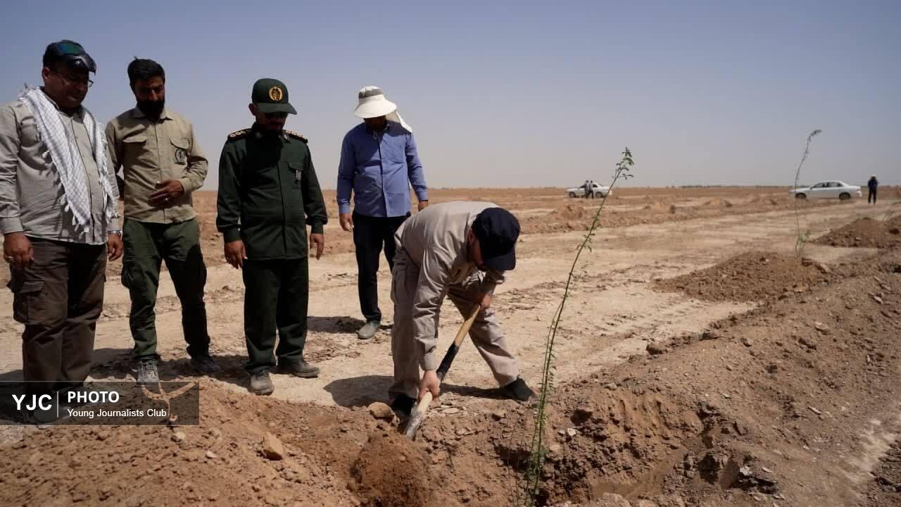 اجرای پروژه بیابان‌زدایی ۳ هزار هکتاری در کانون شماره ۴ ریزگردهای خوزستان