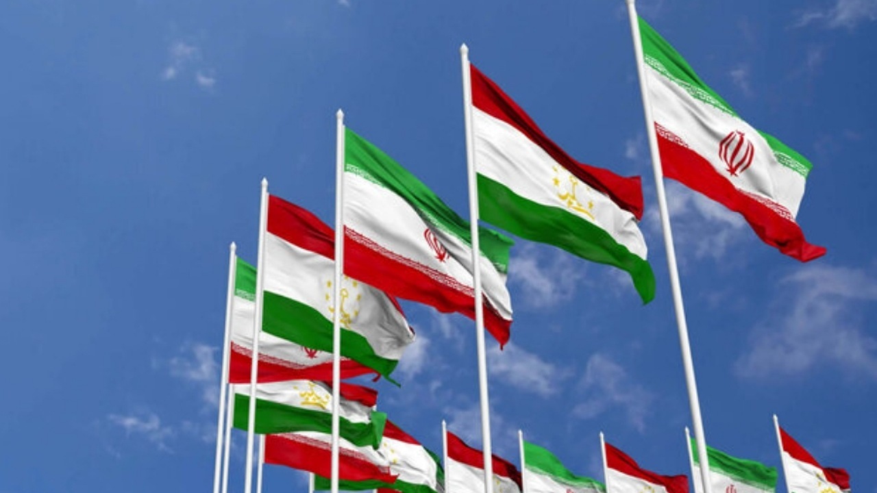 دیدار رسمی وزیران دفاع ایران و تاجیکستان در تهران