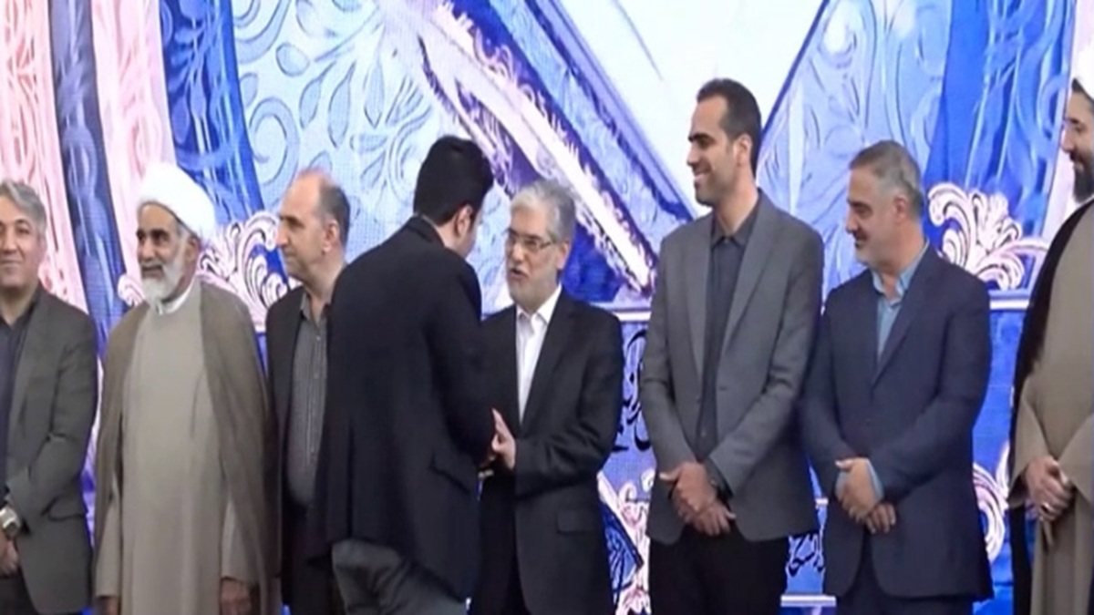 قرآن منسوب به امام رضا (ع) به موزه ملک منتقل شد + فیلم