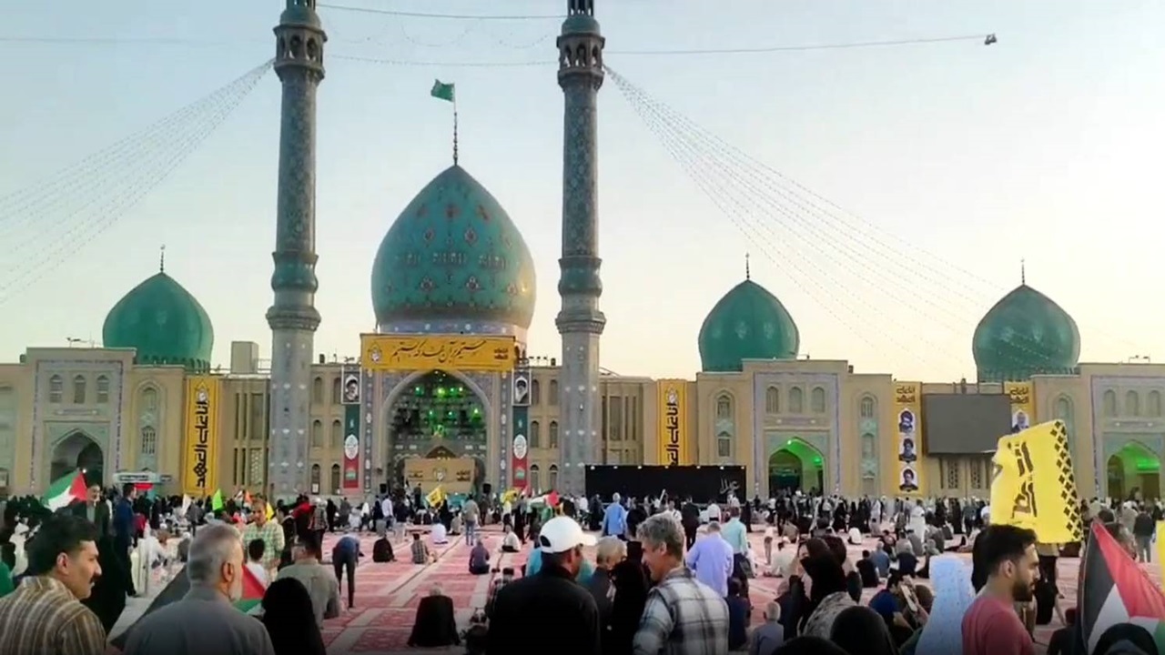 فیلمی از حال و هوای مسجد جمکران از لنز دوربین شهروندخبرنگار