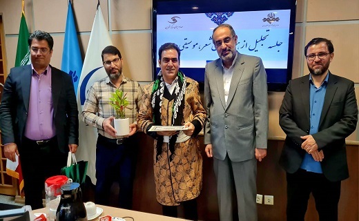 تجلیل از هنرمندان شعر، موسیقی و سرود در صدا و سیمای مرکز قزوین