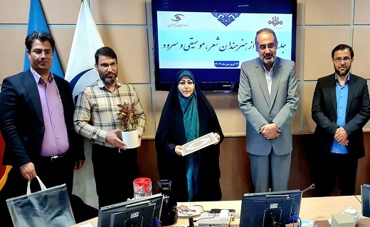 تجلیل از هنرمندان شعر، موسیقی و سرود در صدا و سیمای مرکز قزوین