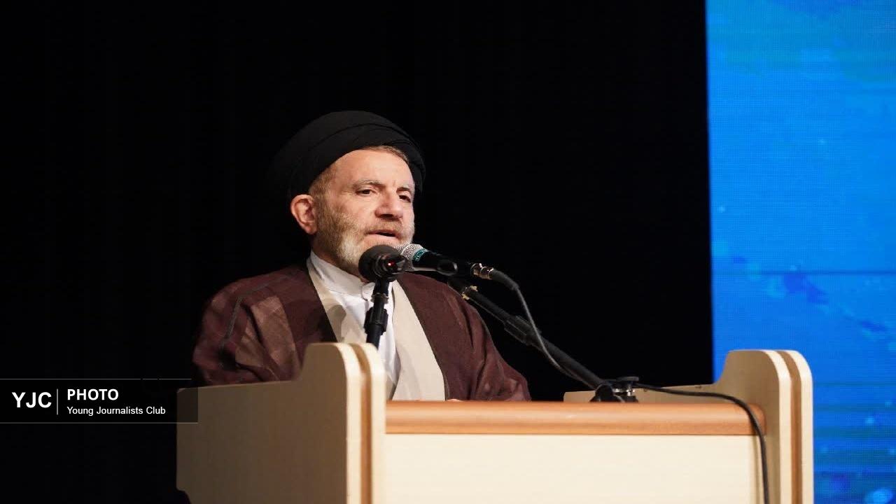 عدالت‌طلبی و بیزاری از رانت از ارزش‌هایی است که در قالب هنر باید ارائه شود