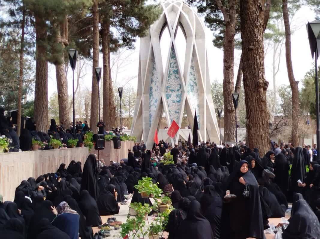 نمایی از آرامگاه خیام در نیشابور
