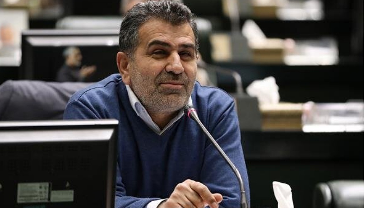 مسئولان کشور برای تحقق شعار سال تلاش کنند/ سرمایه‌گذاری در تولید، راهبردی برای حل مشکلات کشور است