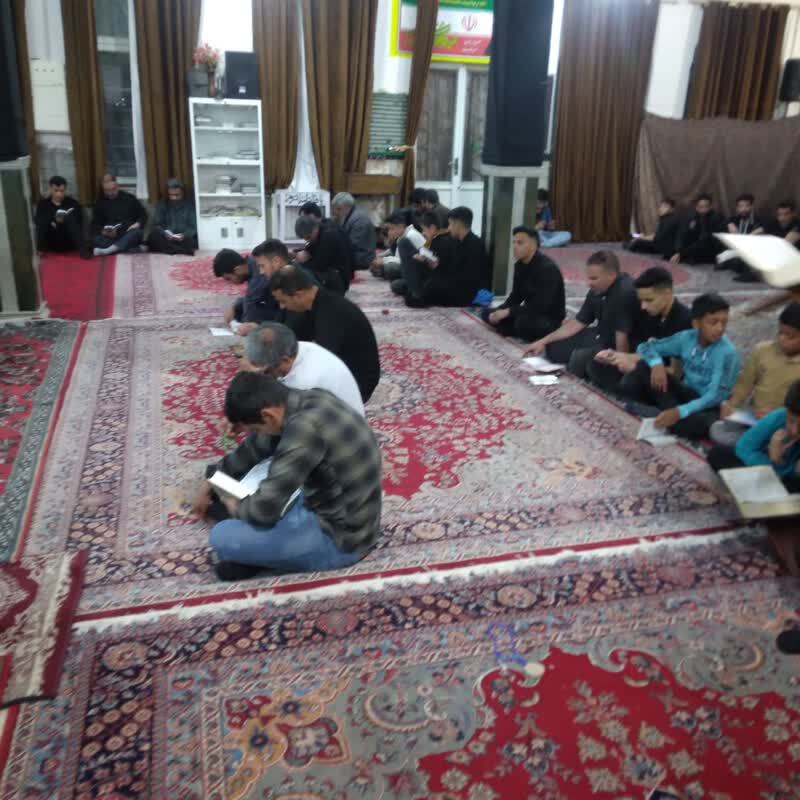 شب زنده داری اهالی کاظم آباد در سومین شی از لیالی قدر