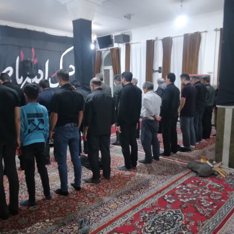 شب زنده داری اهالی کاظم آباد در سومین شی از لیالی قدر