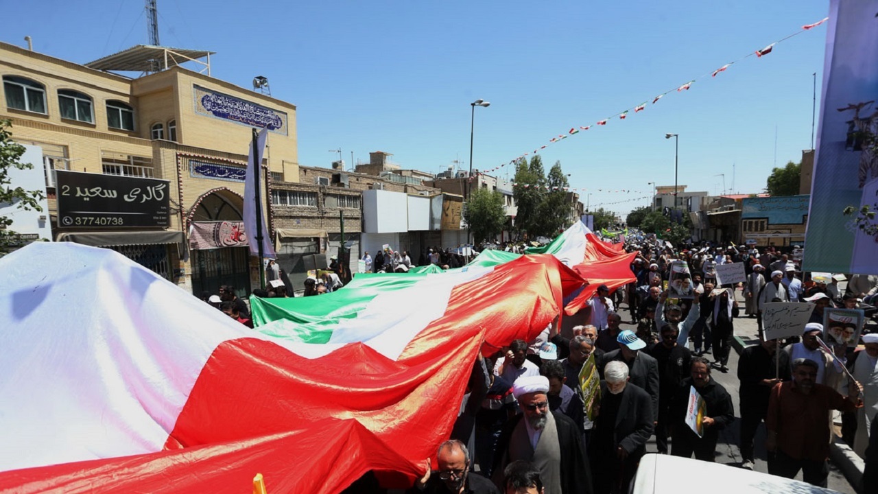 آغاز راهپیمایی روز جهانی قدس از حرم حضرت معصومه (س)