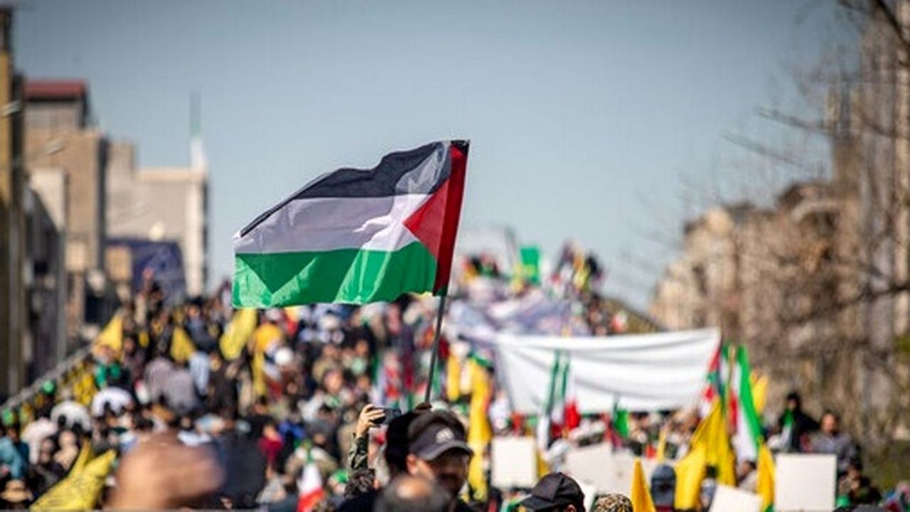 روز قدس روز صف آرایی جبهه‌ی خیر در مقابل جبهه‌ی کفر است