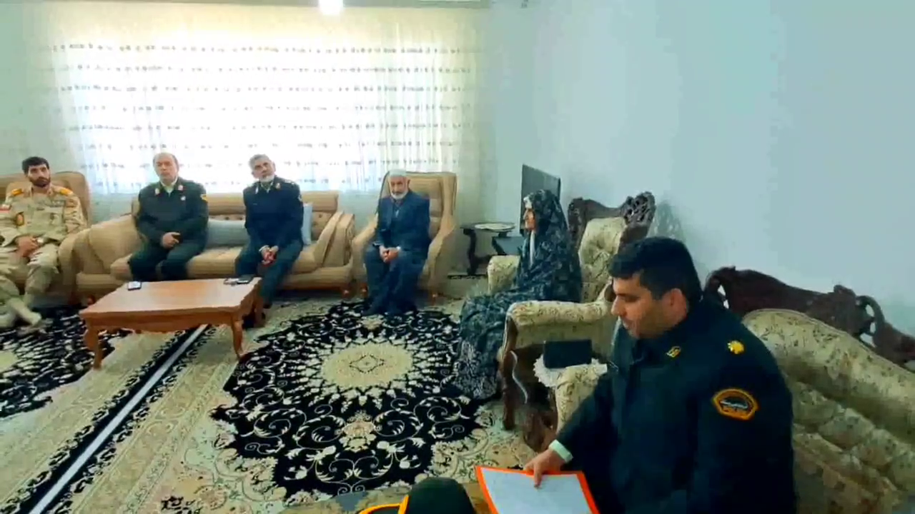دیدار رئیس پلیس پیشگیری فراجا با خانواده شهید انتظامی کردستان